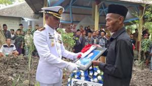 Proses-pemakaman-Praka-Mar-Zaenal-Muttaqim.jpg