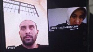 Reza-Ghasarma-kiri-dan-JPU-Kejati-Sumsel-Siti-Fatimah-SH-MH-pada-sidang-vonis.jpg