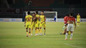 SRIWIJAYA-FC-DIBANTAI.jpg