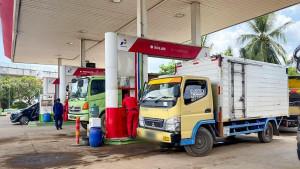 SUASANA-PENGISIAN-SPBU-DI-PALEMBANG.jpg