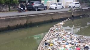 Sampah-di-DAS-Bendung.jpg