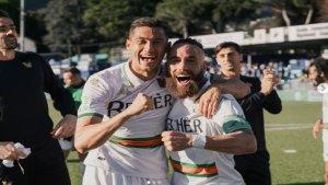 Selebrasi-Jay-Idzes-bersama-Venezia-di-Serie-B-Italia.jpg