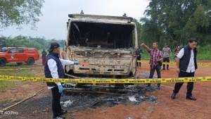 TRUK-TERBAKAR-DI-OI.jpg