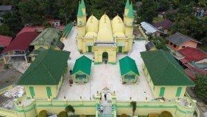 Tampak-foto-udara-Masjid-Raya-Sultan-Riau-Penyengat-di-Tanjung-Pinang-Kepri.jpg