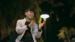 Translate-Lirik-Lagu-Kalah-Cinto-Dek-Harato.jpg