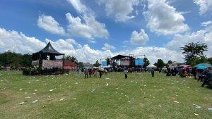 Warga-Musi-Rawas-yang-meninggalkan-lapangan-Prabowo-tidak-datang.jpg