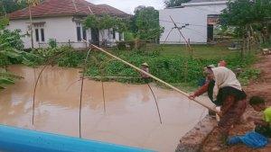 Warga-mencari-ikan.jpg