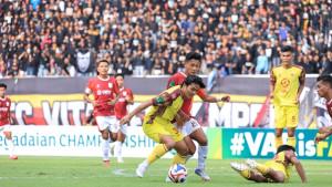 ade-berebut-bola.jpg