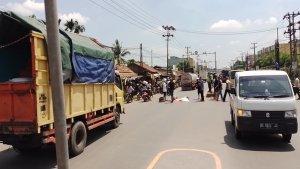 bocah-8-ditabrak-truk.jpg