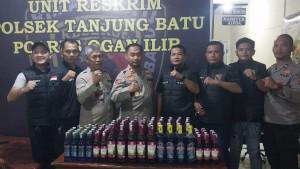botol-miras-hasil-razia-diamankan-di-Mapolsek-Tanjung-Batu.jpg
