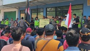 demo-pedagang-pasar-induk-jakabaring-palembang-2.jpg