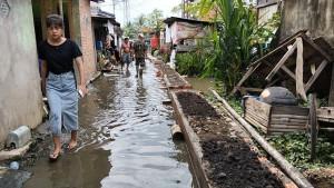 genangan-air-di-Lorong-Putaran-Kertapati.jpg