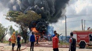 gudang-minyak-terbakar-di-pemulutan-2.jpg