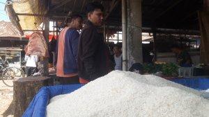 harga-beras-naik-di-oi.jpg