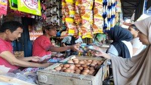 harga-telur-di-pasar-910-Palembang.jpg