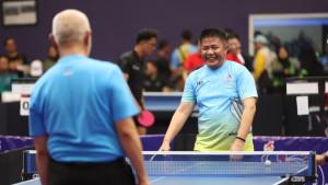 herman-Deru-main-tenis-meja-22.jpg