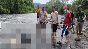 mayat-seorang-buruh-kayu-yang-tersangkut-di-bebatuan-Sungai-Ogan.jpg