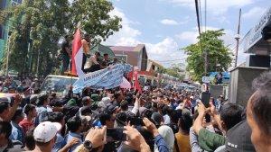 penambang-minyak-demo.jpg