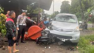 petugas-Satlantas-Polres-Muara-Enim-sedang-melakukan-oleh-TKP-5.jpg