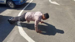 polisi-push-up-3.jpg