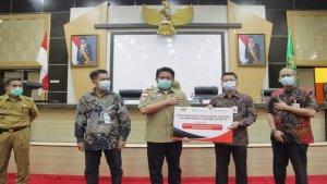 teriman-bantuan-ojk.jpg