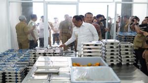 tinjau-dapur-makan-bergizi-gratis.jpg