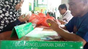 Bacaan Niat Zakat Fitrah untuk Diri Sendiri dan Keluarga, Berikut Waktu Terakhir Bayar Zakat