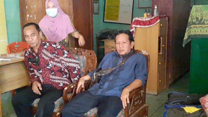 Ya Allah Cobaan Ini, Lihat Ponpes Hidayatullah Terbakar, Ustadz Amir Teteskan Air Mata