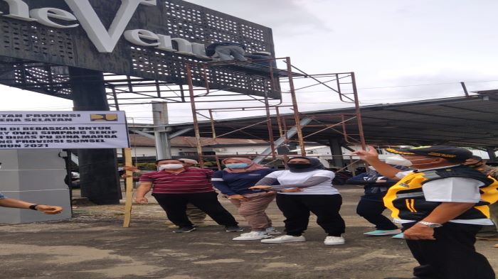 Persiapan Pembangunan Fly Over Sekip Palembang, Dinas PUBM Bersihkan Areal Terkena Pembebasan