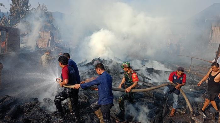 Tujuh Rumah di Desa Landur Kecamatan Pendopo Empat Lawang Terbakar, 3 Unit Rata dengan Tanah