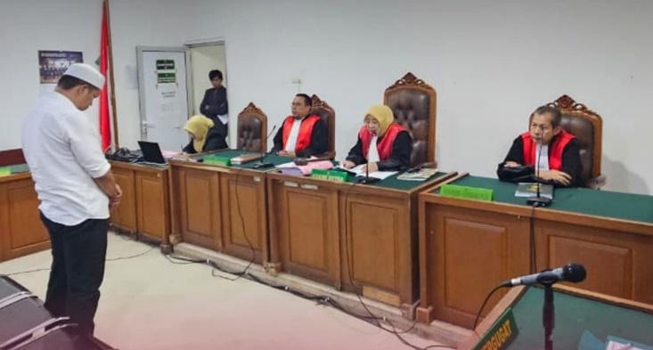 Mantan Kades di Ogan Ilir Ini Tertunduk Lesu, Divonis 2,4 Tahun Penjara dan Bayar UP Rp388 Juta - Sripoku.com