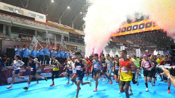 Puncak HUT Ke-80 Bhayangkara, 8.035 Pelari Padati Lintasan Sumsel Bhayangkara Run 2026 di JSC - Sripoku.com