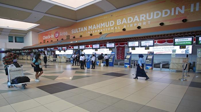 Bandara-SMB-II-dapat-penghargaan.jpg