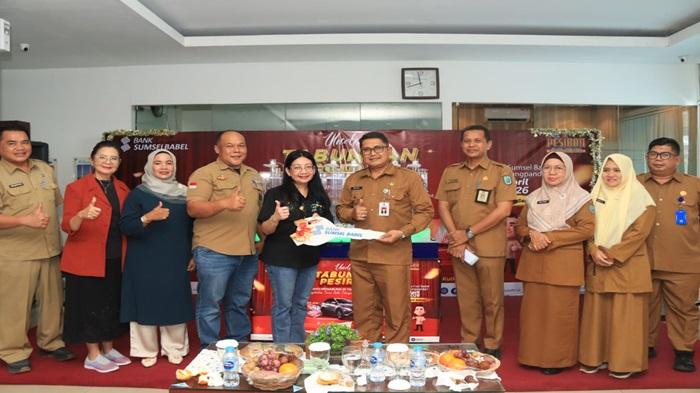 Tangis Haru dan Bahagia Nasabah Warnai Undian Tabungan Pesirah Bank Sumsel Babel di Tanjungpandan  