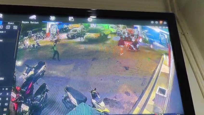 CCTV-PEMBUNUHAN-SOPIR-TRUK.jpg