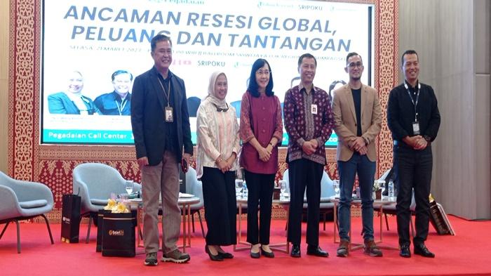 Direktur-Galeri-24-Arifmon-saat-menjadi-narasumber-talk-show-ancaman-resesi-Global.jpg