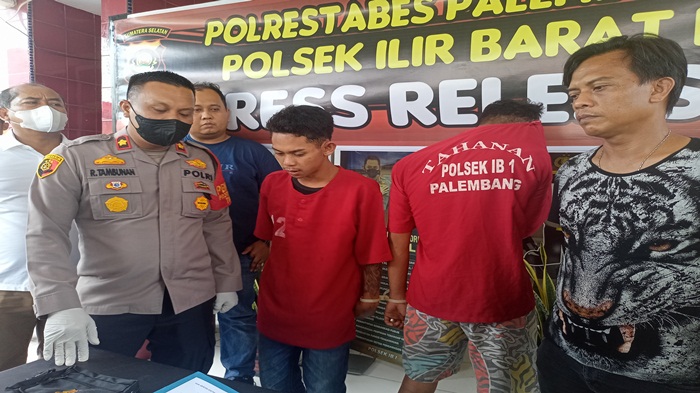 Dua-dari-tiga-pelaku-begal-terhadap-pegawai-Indomaret.jpg