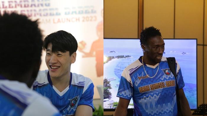 Dua-pemain-asing-Song-Jun-Ho-asal-Negara-Korea-Selatan-dan-Salimou-Souare-asal.jpg
