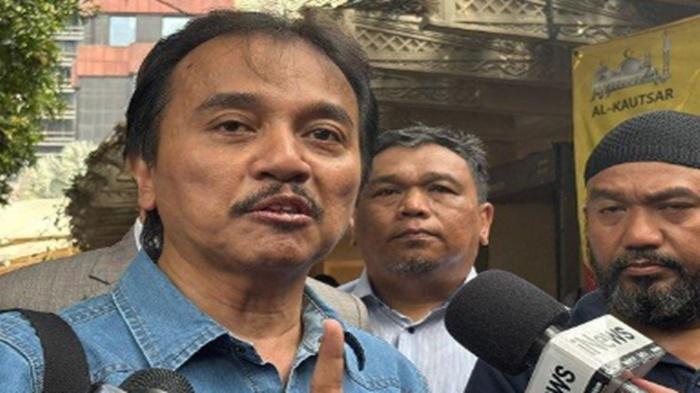 Fisik-Sudah-Ditunjukkan-Roy-Suryo-Tetap-Ngotot-Ijazah-Jokowi-Palsu.jpg