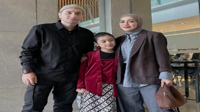 Hidup dalam Penyesalan, Richa Iskak Akhirnya Jujur tak Bisa Penuhi Keinginan Terakhir Suami 'Sibuk'