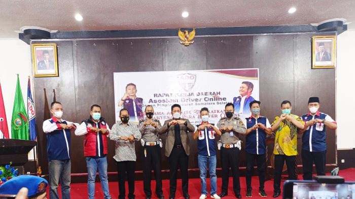 Gubernur-Sumsel-H-Herman-Deru-SH-MM-Ketua-DPD-ADO-Sumsel-M-Asrul-Indawan.jpg
