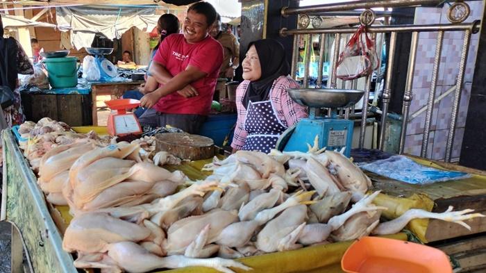 Harga-ayam-hari-ini-Senin-832023-di-Pasar-B-Srikaton-Kabupaten-Mura.jpg