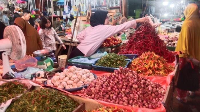 Harga-sembako-di-Pasar-Sako-Palembang.jpg