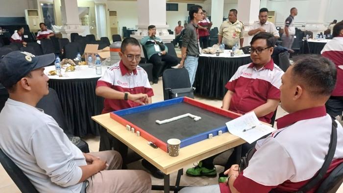 IKUT-BERMAIN-DOMINO.jpg