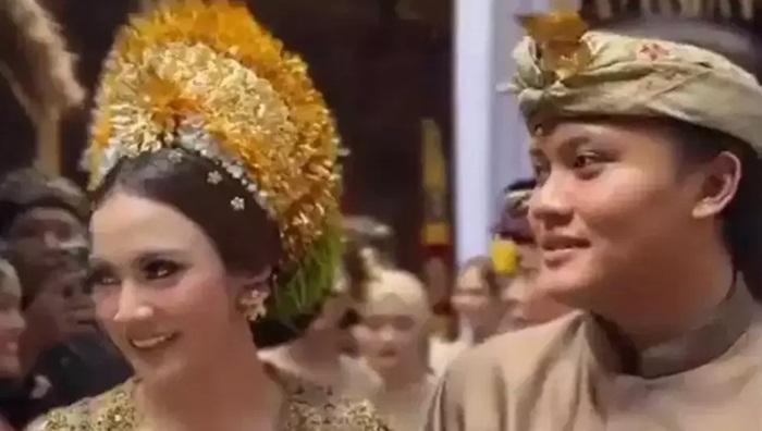 Ijab-Kabul-Rizky-Febian-dan-Mahalini-Bernuansa-Sunda-Genk-Indonesian-Idol-Beber-Jumlah-Bridesmaid.jpg