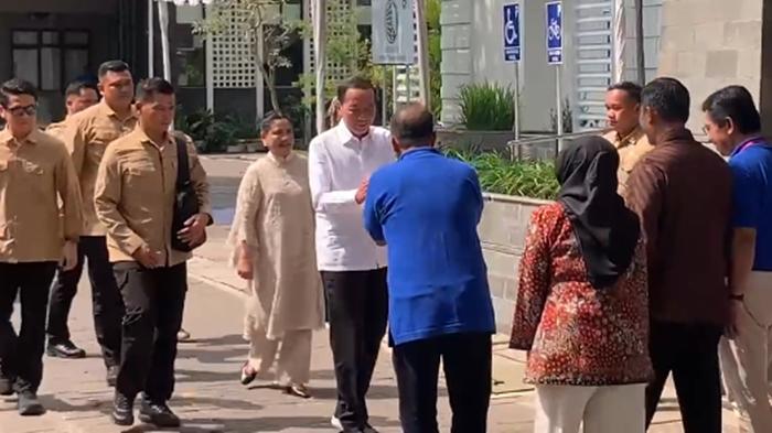 Iriana-dampingi-Jokowi-Reuni.jpg