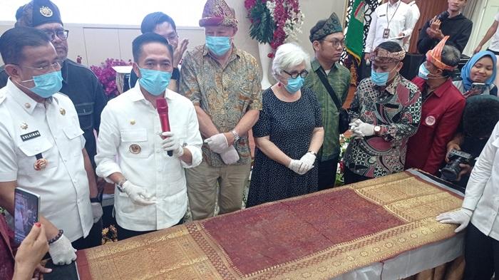 Kain-Songket-Berusia-100-tahun.jpg