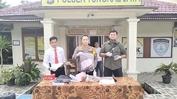 Kapolsek-Tungkal-Jaya-Iptu-Febriansyah-menggelar-kasus-pencurian-minyak-milik-Pertagas.jpg