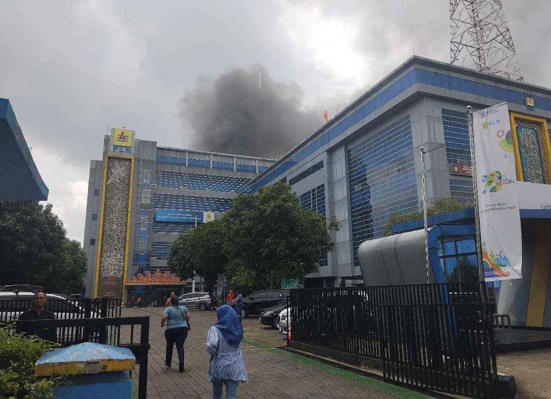 Kebakaran-pln-111.jpg