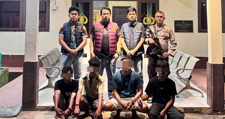 Keempat-pelaku-pencurian-pipa-minyak-pertamina-unit-Benyatan.jpg